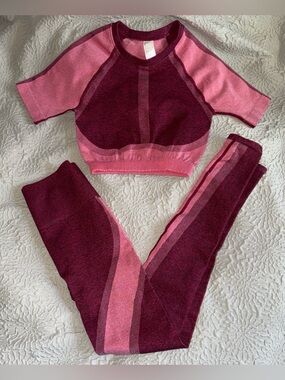 FABLETICS women’s Pink and burgundy workout set sz XS ✨